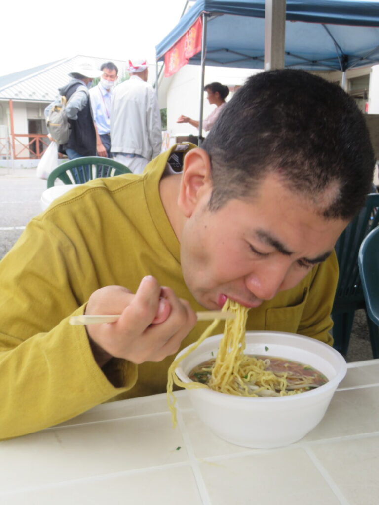 おいしいラーメン屋さんも来てくれました